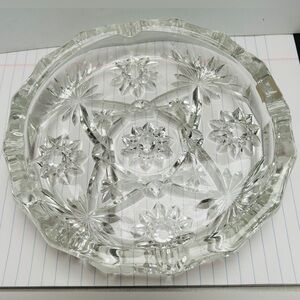 Vintage ashtray, Anchor Hocking EAPC Star of David pattern. Excellent condition.